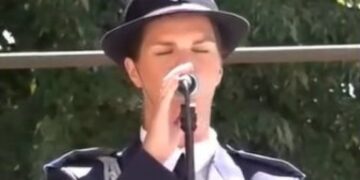 Pesma „Uniforma plava“ premijerno izvedena na promociji novih policajaca