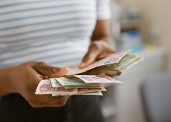 Koliki deo plate ostaje zaposlenima nakon odbitka poreza i doprinosa?