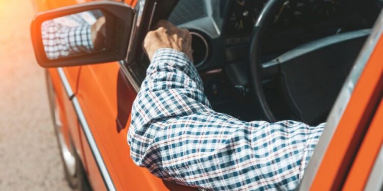 Putovanje automobilom: prednosti i nedostaci praznog novčanika