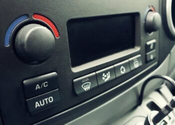 Pritisnite ovo dugme u automobilu za uštedu goriva
