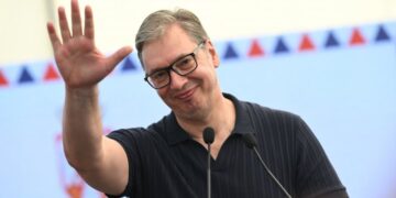 Povećanje plata i penzija najavljeno od strane Aleksandra Vučića