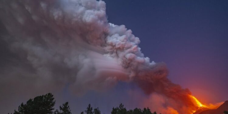 Erupcija vulkana Etna podigla oblak do visine od sedam kilometara