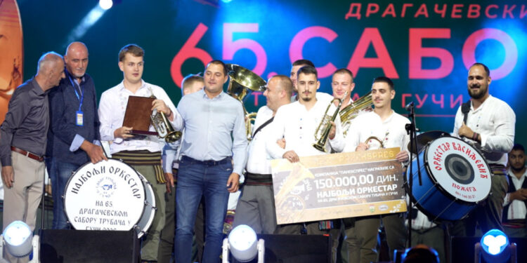 Vladimir Kuzmanović oduševio publiku na 65. Dragačevskom saboru u Guči
