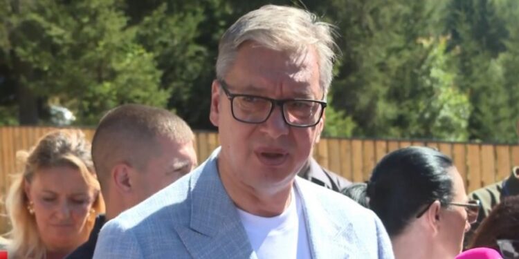 Prijepolje: Vučić ističe važnost razgovora predsednika opštine sa građanima