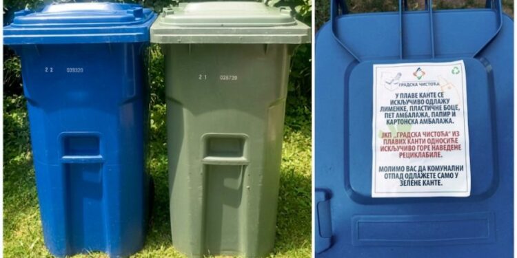 Podela zelenih i plavih PVC kanti u naselju Karađorđevo 15.8.
