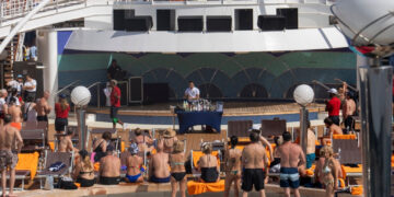 Svingerska krstarenja na brodu bluda postaju sve skuplja, otkrivamo pravila