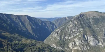 Planinar na Durmitoru zarobljen u vrletima Prutaša, spasioci brzo intervenisali