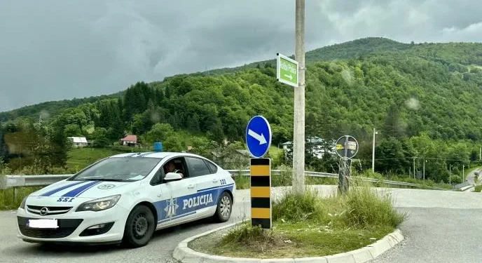Uhapšeni Aleksandar i Aleksandra u Tivtu sa milion evra i 19 kofera opreme