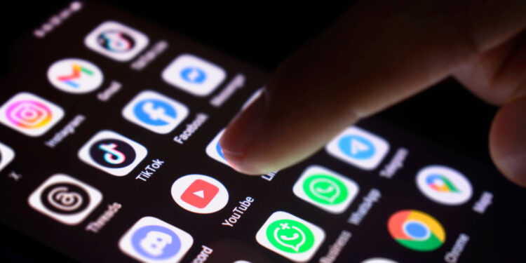 Predavanje o bezbednosti interneta za đake organizovalo Ministarstvo informisanja