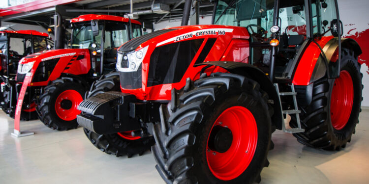 Poljoprivreda u Nišu dobija podršku: Dva miliona za traktor u Oreovcu