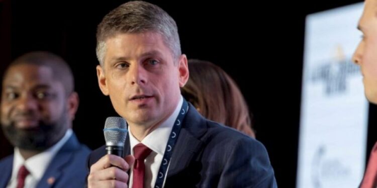 Gujon: Srbija zaslužuje vođstvo iskusnih političara, a ne novajlija