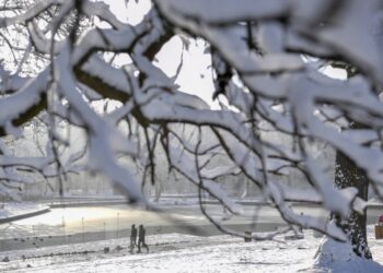 Temperatura u Rumuniji opala, sneg zabeležen na granici Slovačke i Poljske