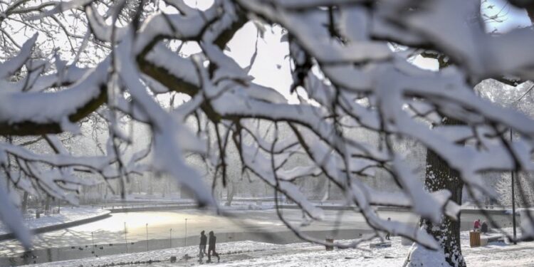 Temperatura u Rumuniji opala, sneg zabeležen na granici Slovačke i Poljske