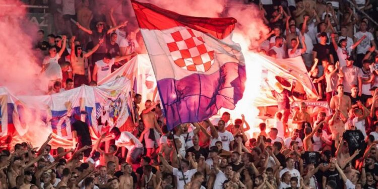 Navijači Hajduka iz Splita reagovali na situaciju sa Ratkom Mladićem