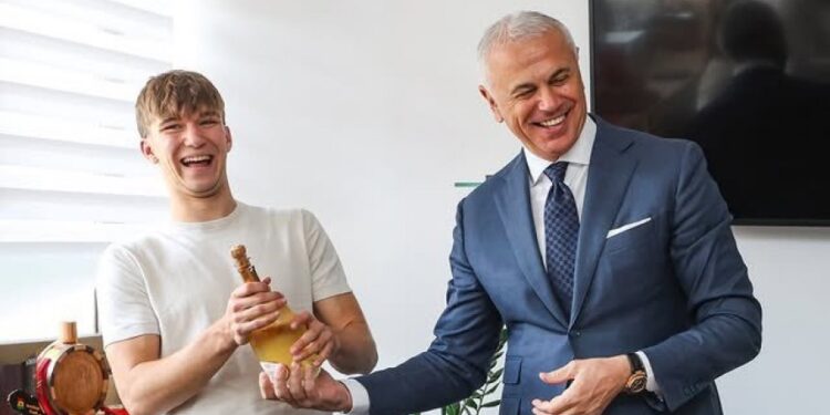 Zvezda donela odluku o Vasiliju Kostovu