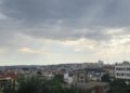 Oblačno vreme danas, uveče moguća kratkotrajna kiša i temperatura do 27 stepeni