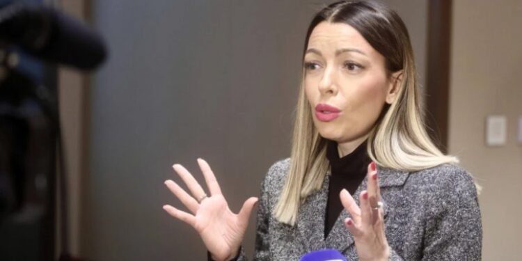 Marinikini performansi gube interes, Mesarović o njenom kredibilitetu