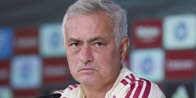 Žoze Murinjo na izlaznim vratima: Florentino Perez mu postavio ultimatum