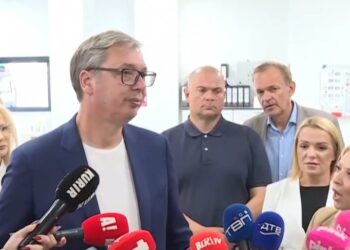 Više od 40 procenata žena u novoj vladi, najavio Vučić
