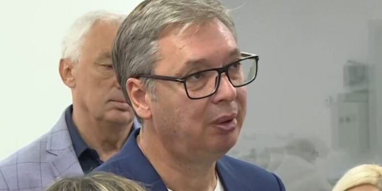 Odžaci dobijaju nove puteve i rešenje za vodosnabdevanje, najavio Vučić