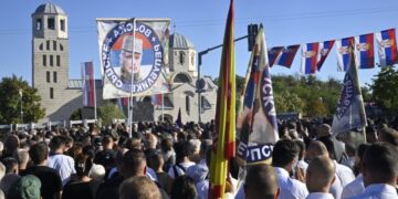 Poslednji ispraćaj generala Ratka Mladića okupio hiljade građana