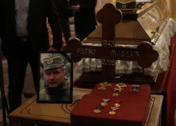 Hrvati traže sankcije zbog sahrane Ratka Mladića, BiH proteruje diplomate