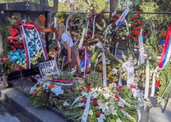 Grob generala Ratka Mladića obišle „Večernje novosti“ dan nakon sahrane