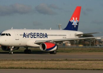 Blokader izazvao haos na letu Air Serbia, putnici evakuisani