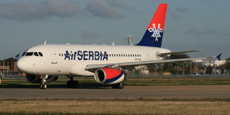 Blokader izazvao haos na letu Air Serbia, putnici evakuisani