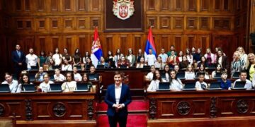 Mladi iz Republike Srpske posetili Narodnu skupštinu povodom praznika jedinstva