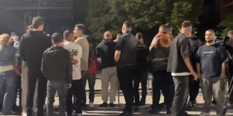 Protest pristalica tzv. OVK u Prištini