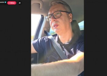 Vučić se obratio građanima prilikom vožnje novom obilaznicom oko Kragujevca