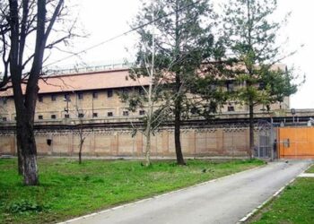 Uhvaćen i vraćen osumnjičeni koji je pre godinu dana pobegao iz Zabele