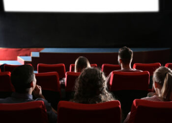 Film Među nama na FEST-u: Priča o ljubavi dvoje mladih umetnika