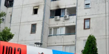 Mladić (23) teško povređen nakon skakanja sa trećeg sprata u Živinicama