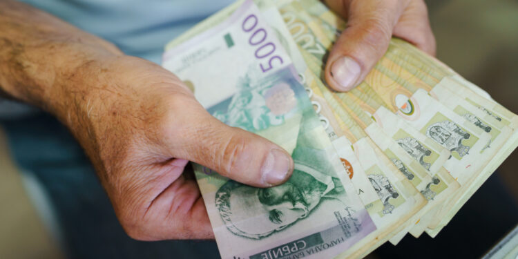 Prosečna plata u Lučanima premašila 112.000 dinara, Gornji Milanovac i Čačak na redu