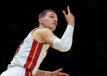 Jović briljira u pobedi Majamija protiv Adetokumba