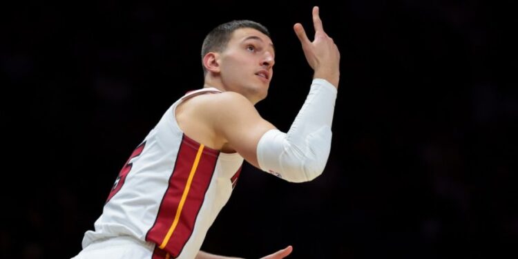 Jović briljira u pobedi Majamija protiv Adetokumba