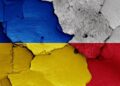 Mladi Ukrajinci treba da usmere energiju na front, smatra bivši premijer Poljske