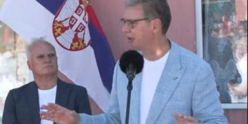 Vučić iz Šimanovaca poziva na mir i fokus na program pred izbore