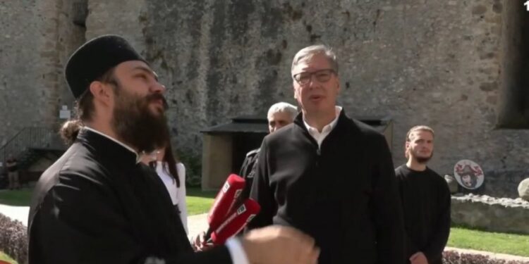 Vučić u manastiru Manasija nastavlja borbu za Srbiju