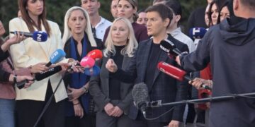 Studenti na blokadi: Brnabić optužuje advokata CRTA-e za podsticanje sukoba sa policijom