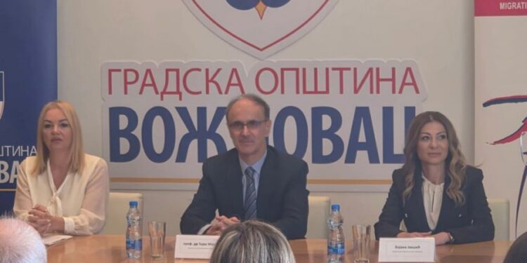 Ekonomski ugovori: Macut uručio 53 na Voždovcu