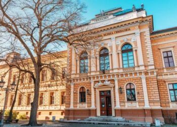 Učenici Jovine gimnazije u Novom Sadu od danas se vraćaju na nastavu u školu