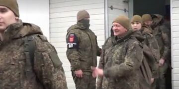 Snimak ruskih vojnika oslobođenih iz ukrajinskog zarobljeništva