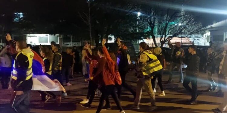 Studentska kolona na pešačenju prolazi kroz Žagubicu, Petrovac, Požarevac i Smederevo